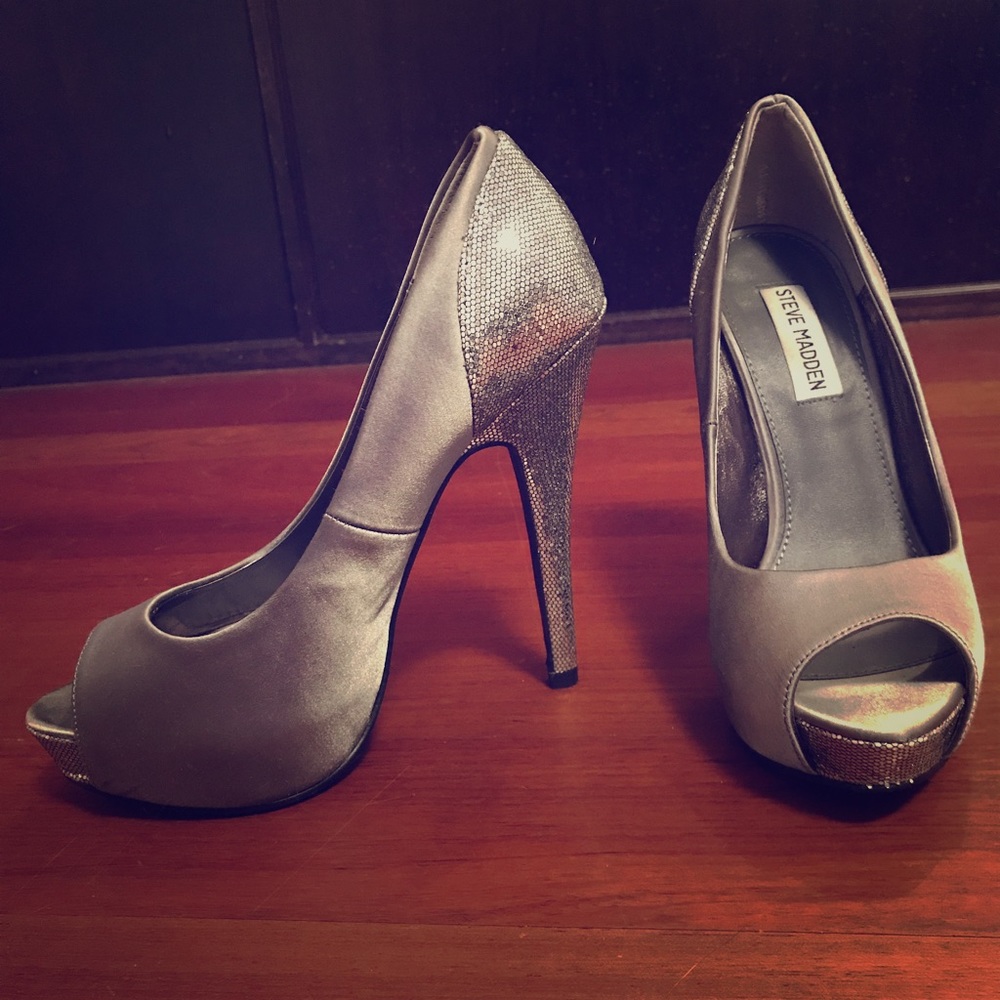 Steve Madden Tessi Gray heels Size 7M